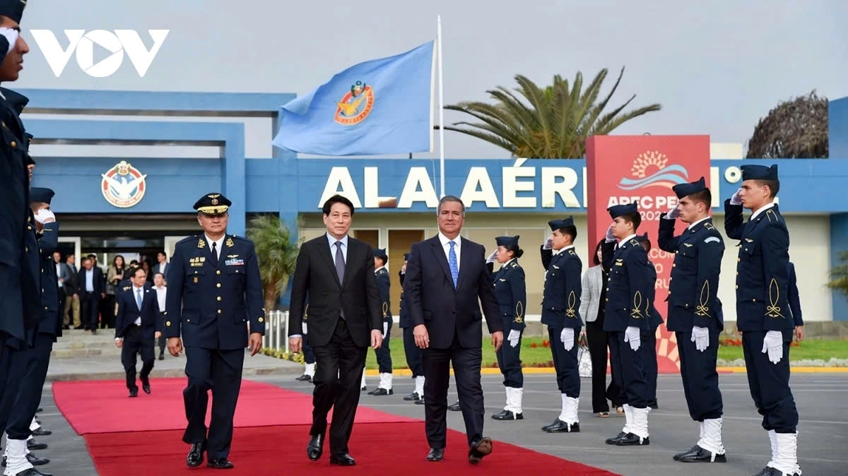 President Luong Cuong ends APEC Summit activities, leaves Lima for Hanoi